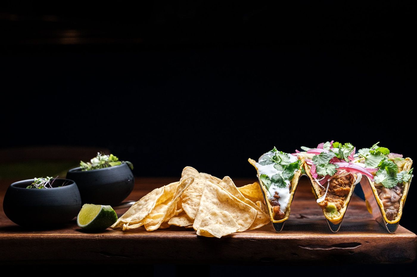 Három Cirmi taco tortillachipsszel és lime-mal